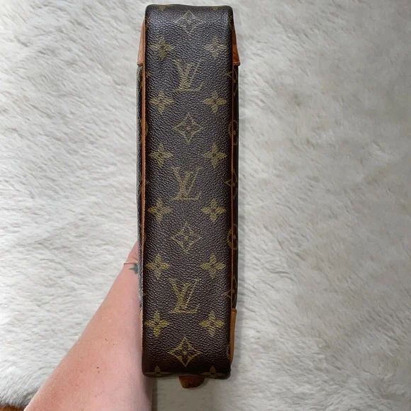 Louis VuittonVintage Monogram Compiegne 28 Clutch Toiletry Bag